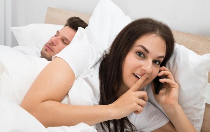 revelan el momento en el que una mujer decide ser infiel crop1525215664166 AMARRES DE AMOR Y ALEJAMIENTOS